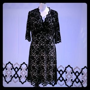 V-neck lace dress 3/4 sleeve black S M